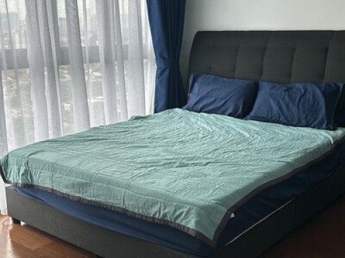 K.L. cozy studio with roof top gdn 