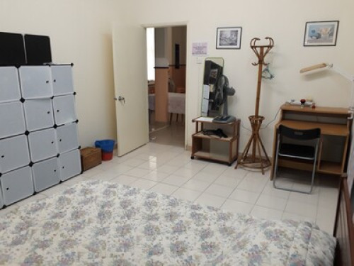 1 bedroom with 950sf private space