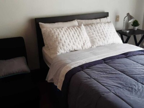 COUNTRY HOUSE IN THE CITY