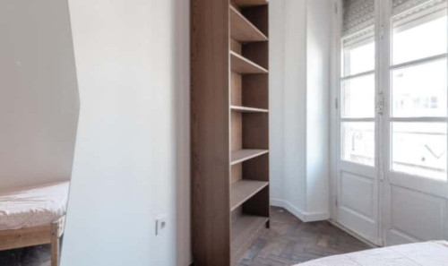 Quarto com cama de solteiro em apartamento com 7 quartos - FLAT O - O2