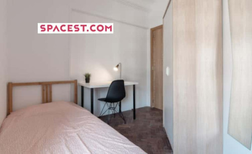 Quarto com cama de solteiro em apartamento com 7 quartos - FLAT O - O2 - Gallery - 8