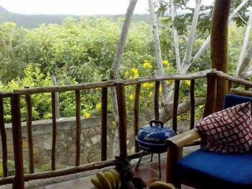 The yellow house by the sea