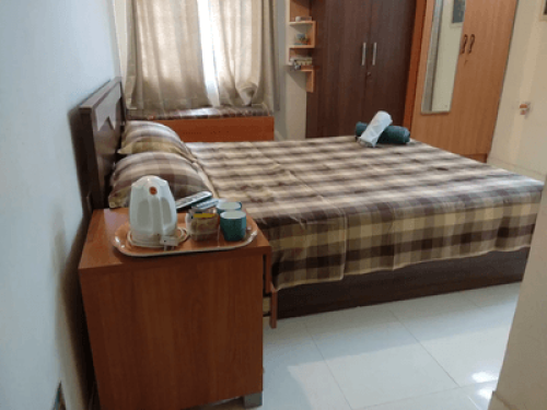 Room in Peacock roaming villa