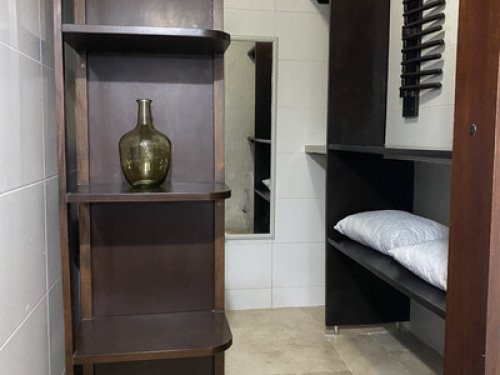 well located loft studio apartment - Gallery - 16