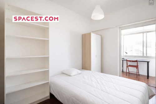 Quarto com cama de casal em residência - FLAT PP - PP204