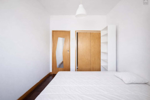 Quarto com cama de casal em residência - FLAT PP - PP204