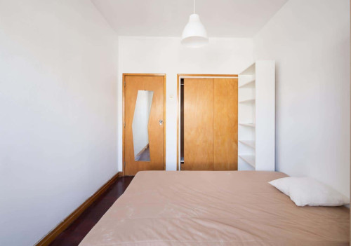 Quarto com cama de casal em residência - FLAT PP - PP204 - Gallery - 17