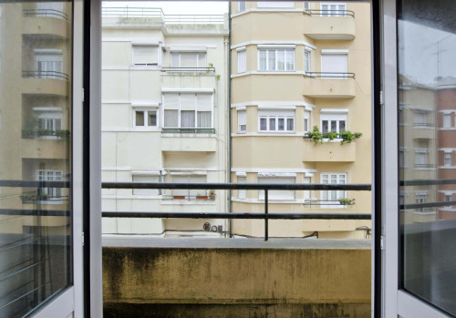 Quarto com cama de casal, com varanda, em apartamento com 6 quartos - FLAT A - A4 - Gallery - 22