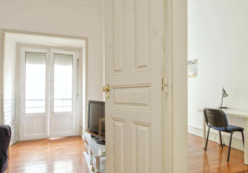 Quarto com cama de casal, com varanda, em apartamento com 6 quartos - FLAT A - A4 - Gallery - 13