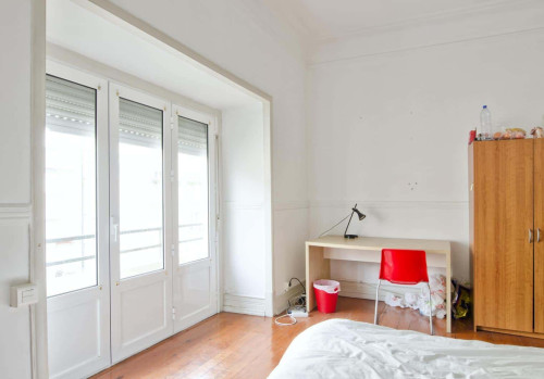 Quarto com cama de casal, com varanda, em apartamento com 6 quartos - FLAT A - A4 - Gallery - 27