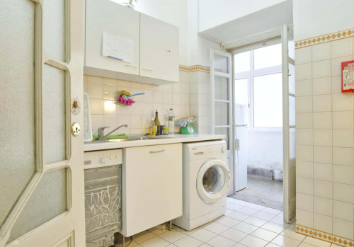Quarto com cama de casal, com varanda, em apartamento com 6 quartos - FLAT A - A4 - Gallery - 19
