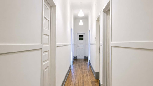Quarto com cama de solteiro em apartamento com 6 quartos - FLAT C - C1 - Gallery - 5