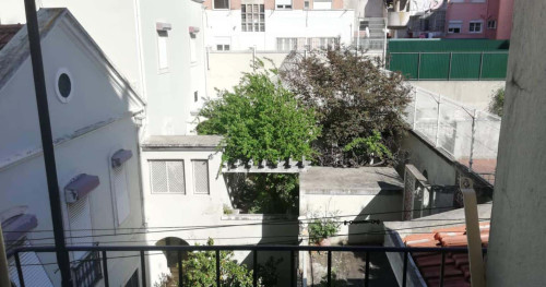 Quarto com cama de casal em apartamento com 8 quartos - independente da casa - FLAT G - G01