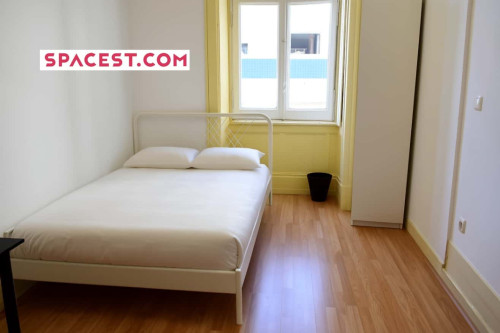 Quarto com cama de casal em apartamento com 8 quartos - independente da casa - FLAT G - G01