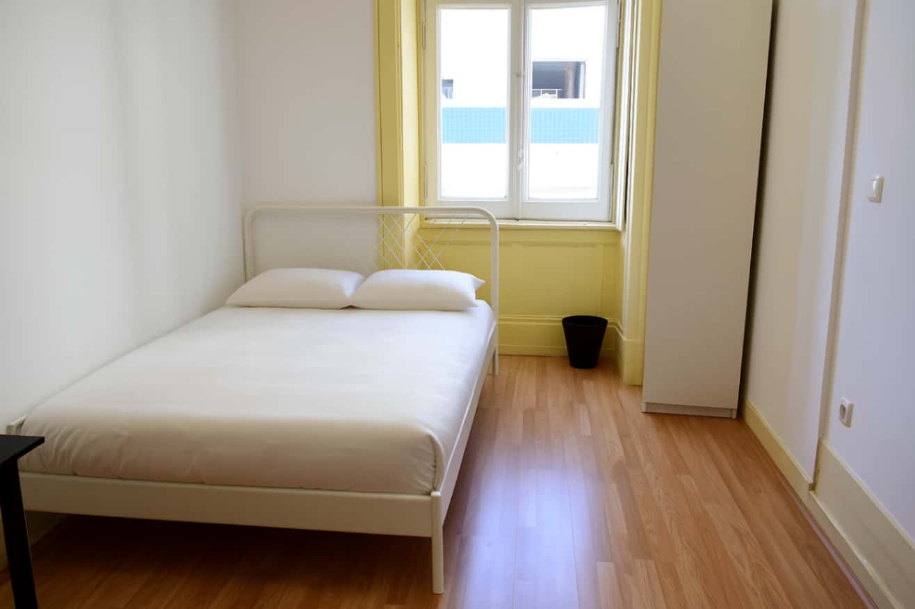 Quarto Com Cama De Casal Em Apartamento Com 8 Quartos - Independente Da Casa - FLAT G - G01 - 2