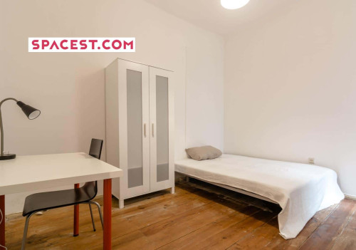 Quarto com cama de solteiro em apartamento com 9 quartos - FLAT N - N4 - Gallery - 13