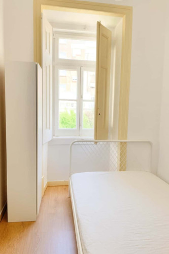 Quarto com cama de casal em apartamento com 8 quartos - FLAT G - G08 - Gallery - 6