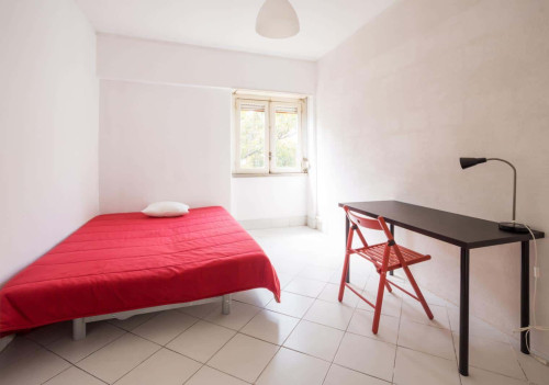 Quarto com cama de casal em residência - FLAT PP - PP203