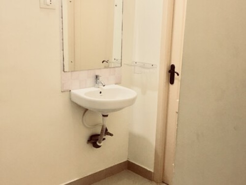 Fully furnished Posh 2BHK 