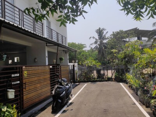 The Pod by the Beach