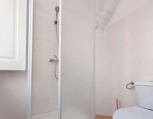 Quarto com cama de solteiro em apartamento com 6 quartos - FLAT K - K6 - Gallery - 8