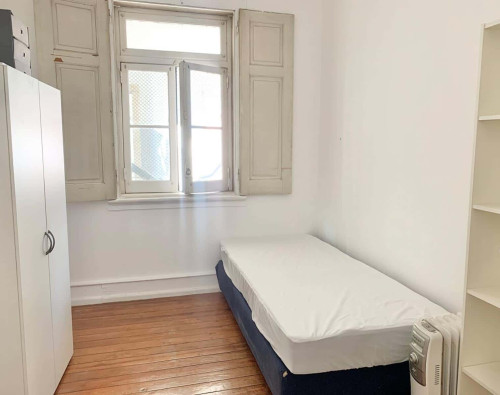 Quarto com cama de solteiro em apartamento com 6 quartos - FLAT K - K6 - Gallery - 17