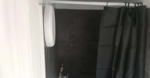 Quarto com cama de casal em apartamento com 8 quartos - FLAT G - G03 - Gallery - 5