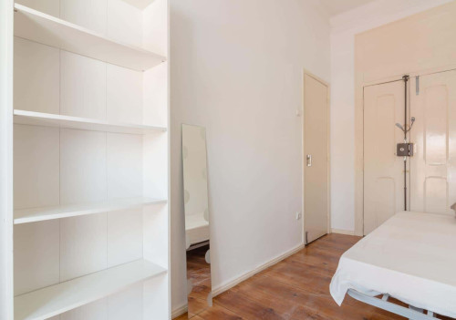 Quarto com cama de casal em apartamento com 9 quartos - FLAT N - N1 - Gallery - 16