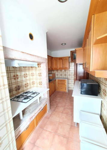 Quarto com cama de solteiro em apartamento com 5 quartos - FLAT D - D01
