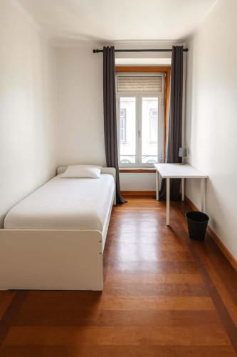 Quarto com cama de solteiro em apartamento com 5 quartos - FLAT D - D01 - Gallery - 10