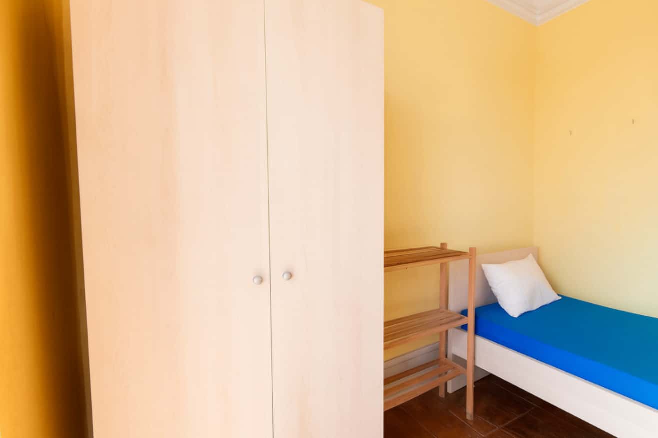 Quarto Com Cama De Solteiro, Com Varanda, Em Apartamento Com 8 Quartos - FLAT E - SALDANHA 51E - 2