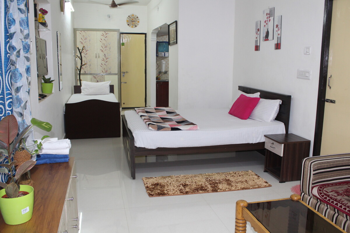  GF - Executive Room(Full Room)  -  Friendly Home Stay at Chennai  - Gallery -  1