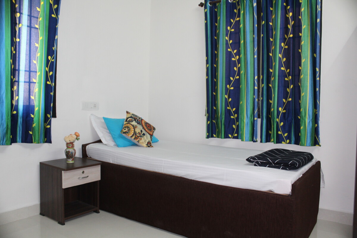 GF - Standard Room(Full Room) - Friendly Home Stay at Chennai - Gallery - 1