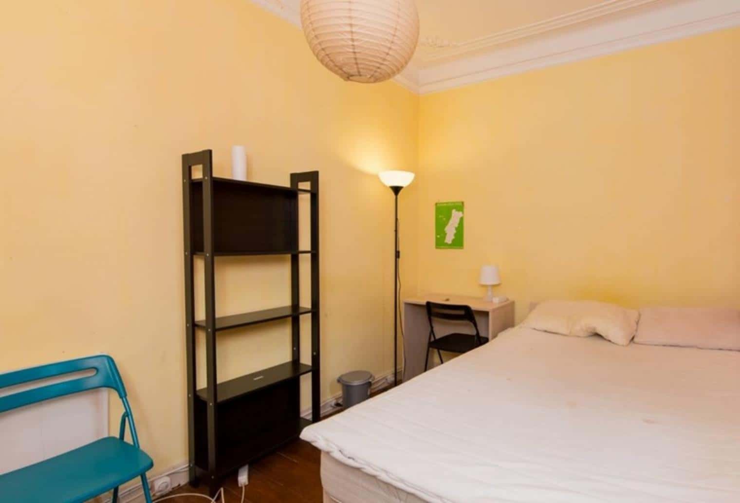 Quarto Com Cama De Casal Em Apartamento Com 8 Quartos - FLAT E - SALDANHA 53E - 3
