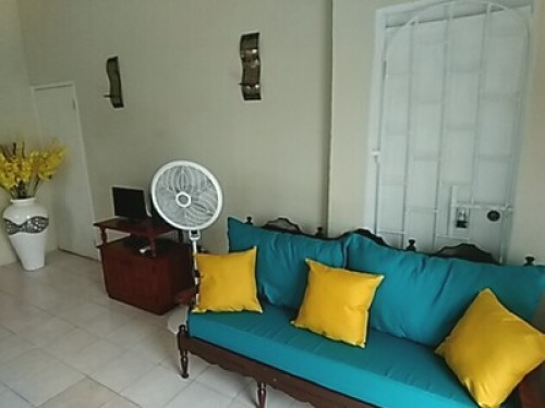 Spacious Colonial - Gallery - 21