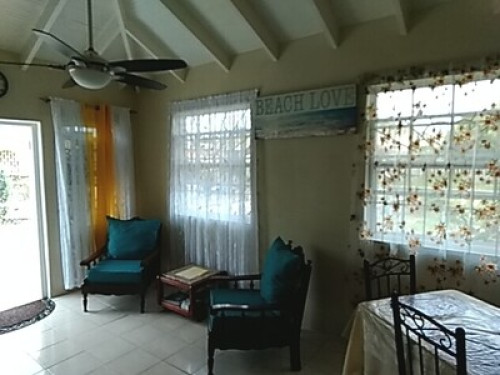 Spacious Colonial - Gallery - 20