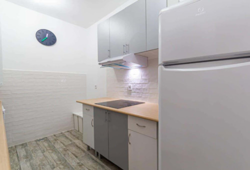 Quarto com cama de casal em apartamento com 9 quartos - FLAT Y - Y2 - Gallery - 6
