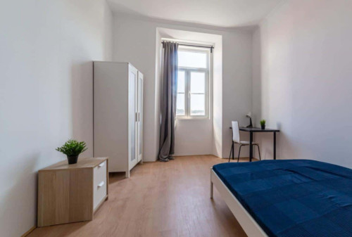 Quarto com cama de casal em apartamento com 9 quartos - FLAT Y - Y2