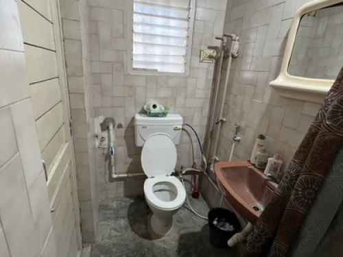 Comfy room in prime area