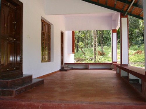 Home stay around wildlife