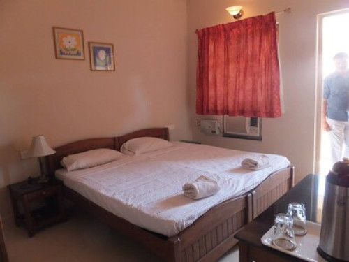 Convenient location, well equipped