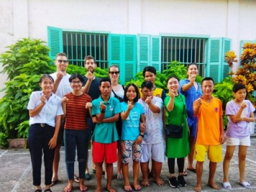 Friendly family with the hearttreat