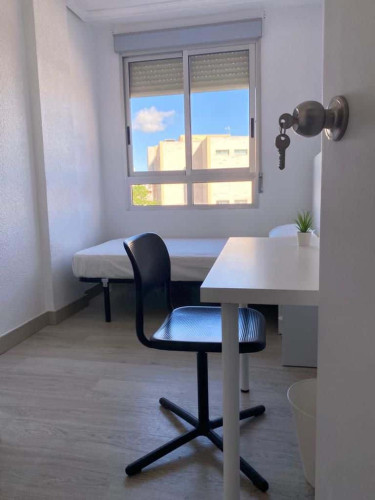 Room in Ronda de la Magdalena, Castelló de la Plana for 97 m² with 4 bedrooms - Gallery - 3