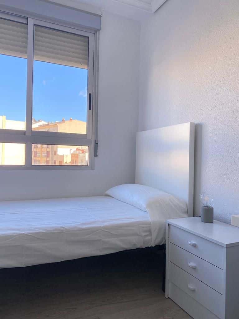 Room In Ronda De La Magdalena, Castelló De La Plana For 97 M² With 4 Bedrooms - 3