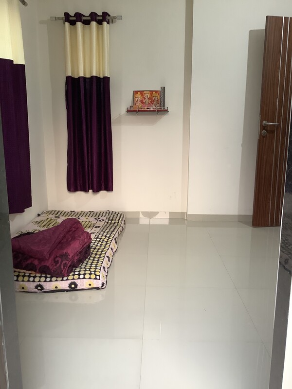 Smaller Bedroom(Full Room) - 1
