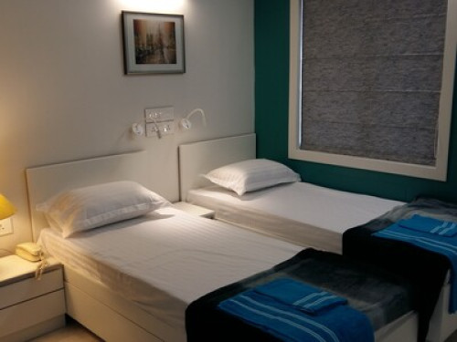 INDEPENDENT STUDIO APT,private