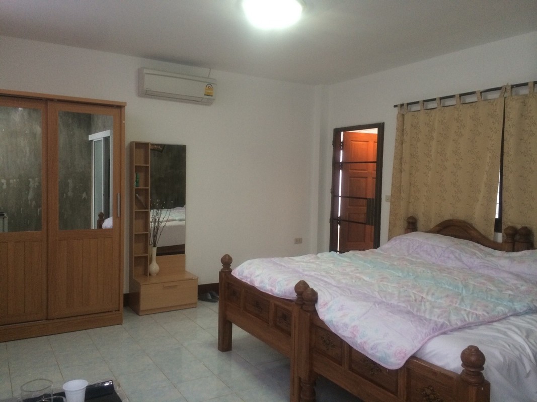 Aviary Styled Private Patio Room, 11 Pax Seating Patio, Near Amenities(Single Bed) - 1
