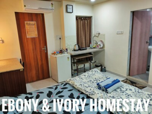 Comfy Ebony Room - Gallery - 17