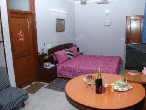 Gurgaon friendly host