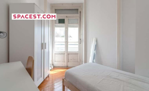 Quarto com came de solteiro, com varanda, em apartamento com 7 quartos - FLAT M - M2 - Gallery - 5